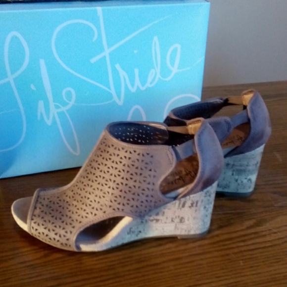 Life Stride Mic Suede Tan Wedges - Picture 2 of 6